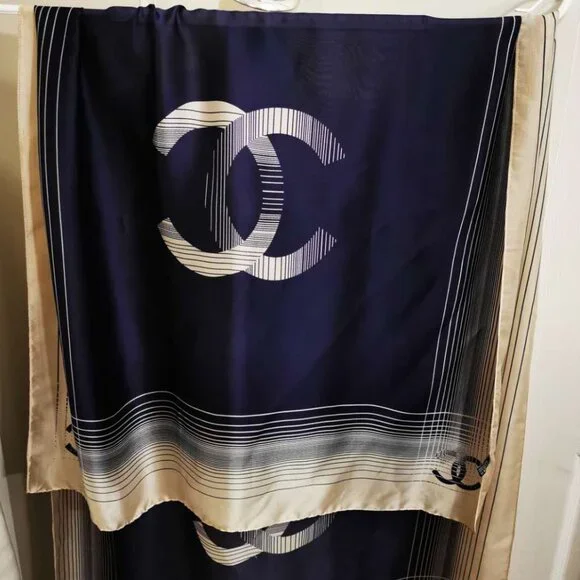 CHANEL BLUE SILK CC LOGO SHAWL - Picture 4 of 11
